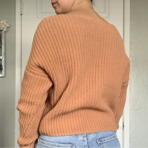 3 for $20 Bar III cropped chunky v neck sweater, size small, tan - Picture 5 of 6